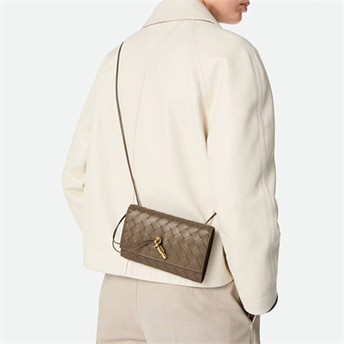 bottega veneta andiamo intreccio suede envelope crossbody bag #836940